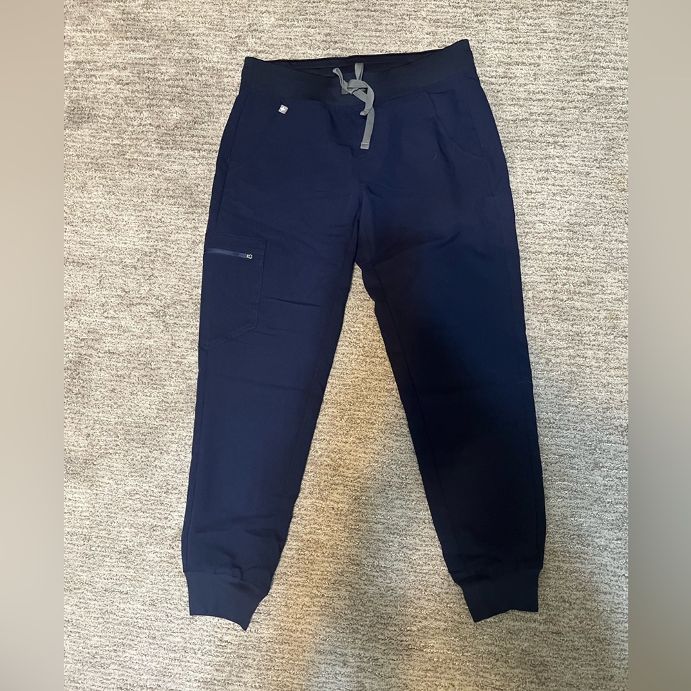 FIGS Zamora Jogger Petite Scrub Bottoms
